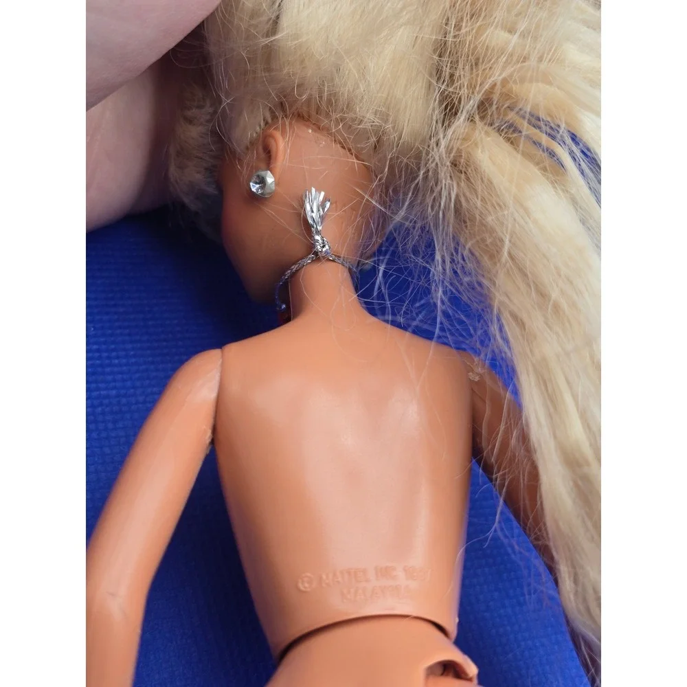 Vintage Skipper Glitter Beach Barbie Doll 1987 w/ Necklace No Clothes Mattel
